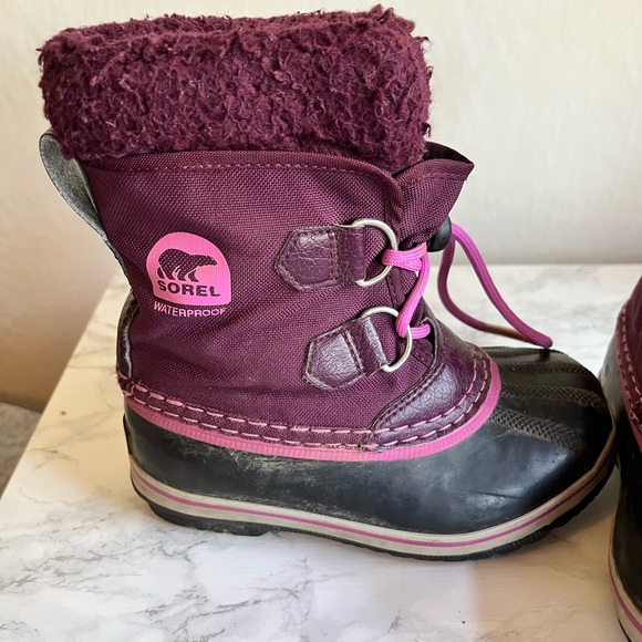Sorel toddler Girls snow boots. - Picture 6 of 10